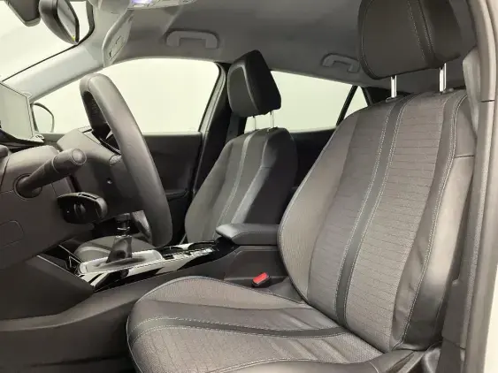 PEUGEOT 2008 II - voiture d'occasion - Photo 17