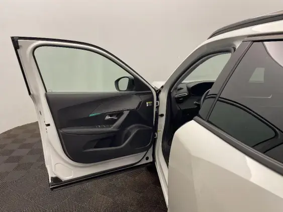 PEUGEOT 2008 II - voiture d'occasion - Photo 18