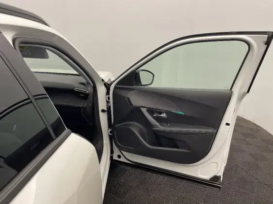 PEUGEOT 2008 II - voiture d'occasion - Photo 19