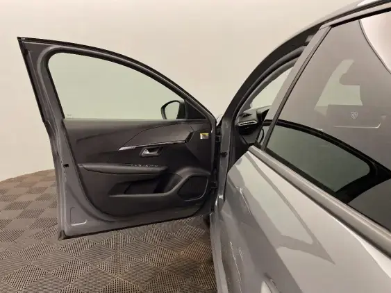 PEUGEOT 208 II - voiture d'occasion - Photo 18