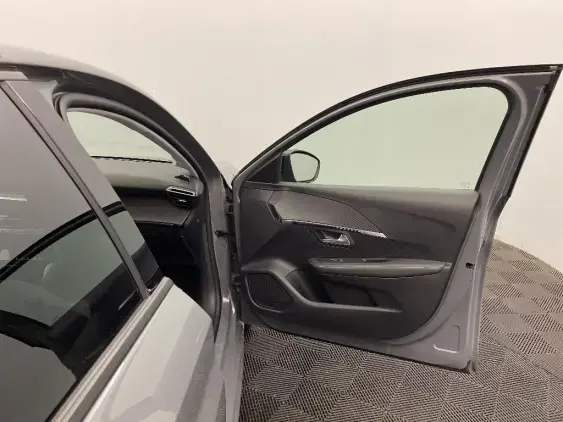 PEUGEOT 208 II - voiture d'occasion - Photo 19