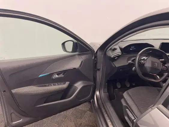 PEUGEOT 208 BUSINESS R II - voiture d'occasion - Photo 19