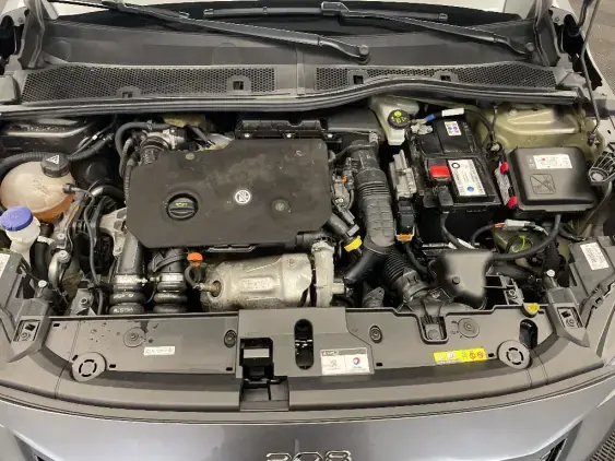 PEUGEOT 208 BUSINESS R II - voiture d'occasion - Photo 21