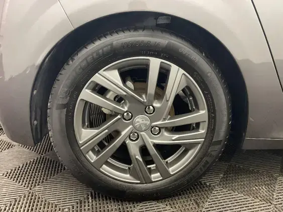 PEUGEOT 208 BUSINESS R II - voiture d'occasion - Photo 25