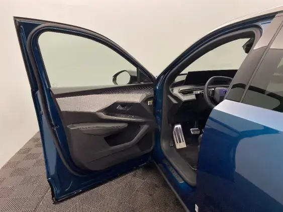 PEUGEOT 3008 ELECTRIQUE III - voiture d'occasion - Photo 17