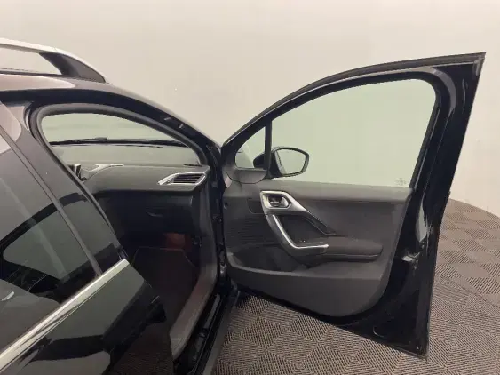 PEUGEOT 2008 - voiture d'occasion - Photo 19