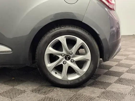 DS DS 3 CROSSBACK I - voiture d'occasion - Photo 23