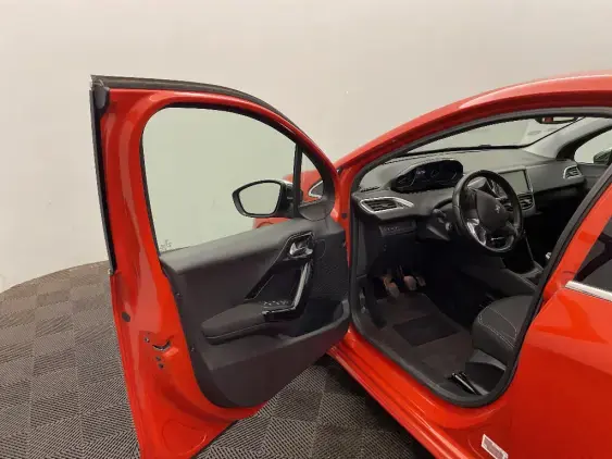 PEUGEOT 208 - voiture d'occasion - Photo 19