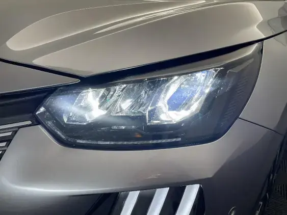 PEUGEOT 208 II - voiture d'occasion - Photo 21