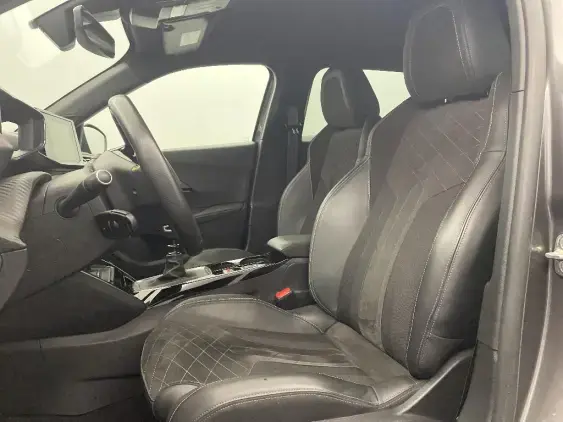 PEUGEOT 2008 II - voiture d'occasion - Photo 17