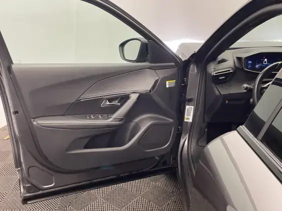 PEUGEOT 2008 II - voiture d'occasion - Photo 18