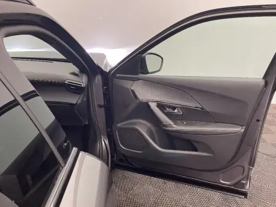 PEUGEOT 2008 II - voiture d'occasion - Photo 19