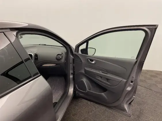 RENAULT CAPTUR - voiture d'occasion - Photo 20