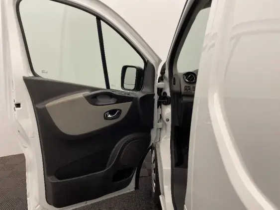 RENAULT TRAFIC III - voiture d'occasion - Photo 18