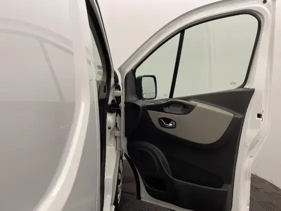 RENAULT TRAFIC III - voiture d'occasion - Photo 19