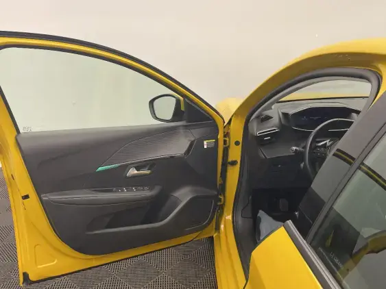 PEUGEOT 208 BUSINESS R II - voiture d'occasion - Photo 18