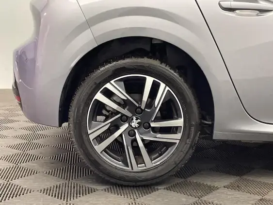 PEUGEOT 208 BUSINESS R II - voiture d'occasion - Photo 24