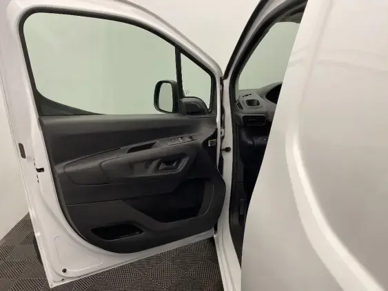 PEUGEOT PARTNER III - voiture d'occasion - Photo 17