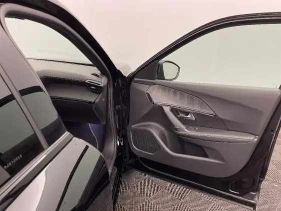 PEUGEOT 2008 II - voiture d'occasion - Photo 20