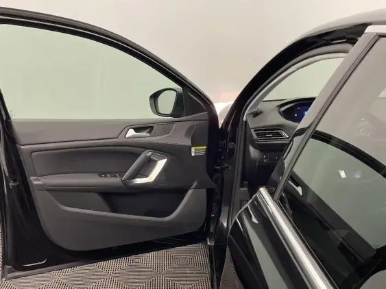 PEUGEOT 308 II - voiture d'occasion - Photo 19