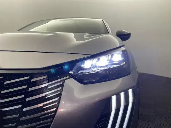 PEUGEOT 208 II - voiture d'occasion - Photo 21