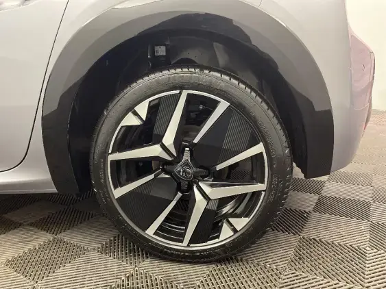 PEUGEOT 208 II - voiture d'occasion - Photo 23