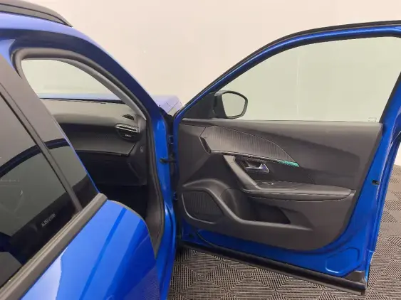 PEUGEOT 2008 II - voiture d'occasion - Photo 20