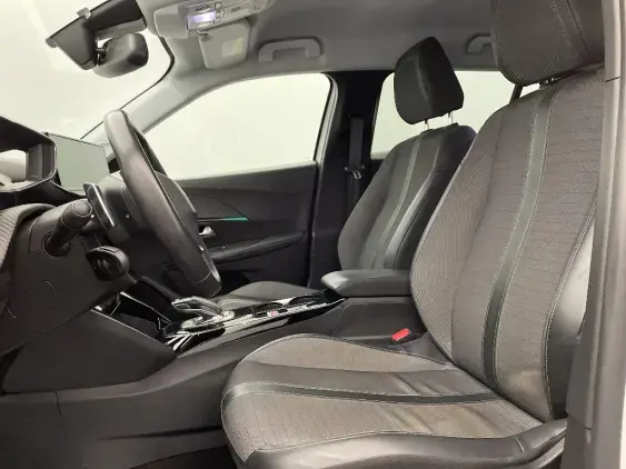 PEUGEOT 2008 II - voiture d'occasion - Photo 17