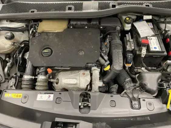 PEUGEOT 2008 II - voiture d'occasion - Photo 20