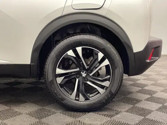 PEUGEOT 2008 II - voiture d'occasion - Photo 23