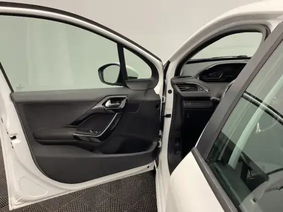 PEUGEOT 208 - voiture d'occasion - Photo 19