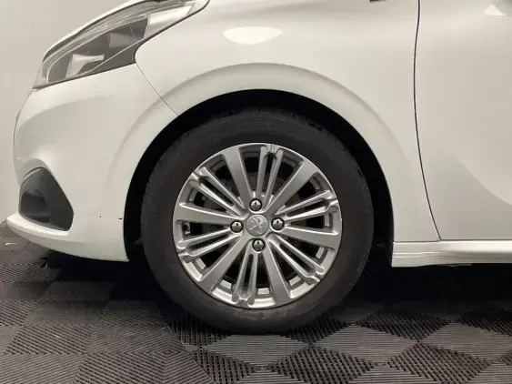 PEUGEOT 208 - voiture d'occasion - Photo 23