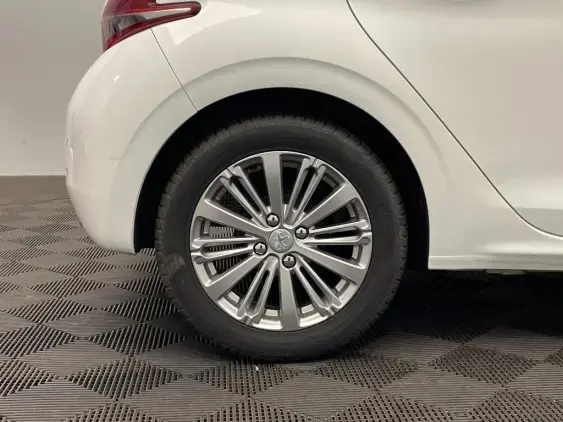 PEUGEOT 208 - voiture d'occasion - Photo 25