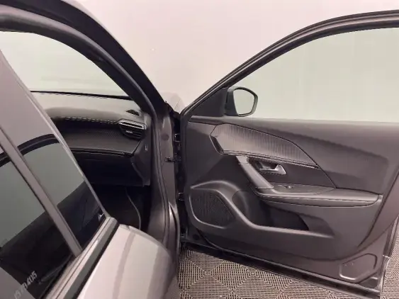 PEUGEOT 2008 II - voiture d'occasion - Photo 19