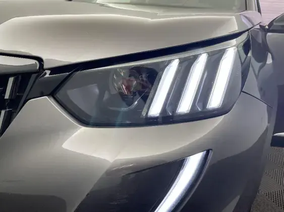 PEUGEOT 2008 II - voiture d'occasion - Photo 21