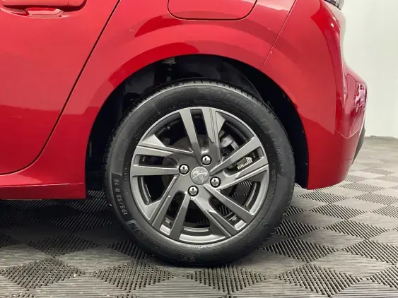 PEUGEOT 208 II - voiture d'occasion - Photo 22