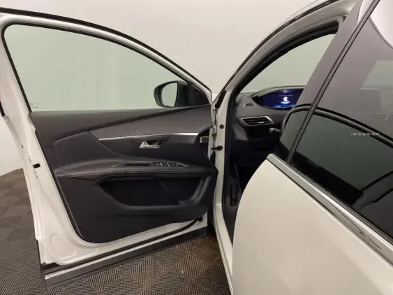 PEUGEOT 3008 II - voiture d'occasion - Photo 18