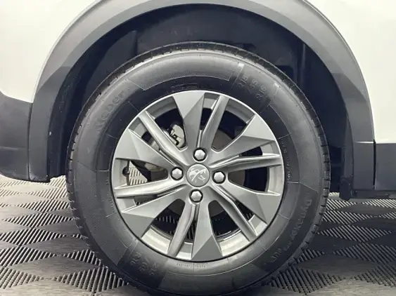 PEUGEOT 2008 II - voiture d'occasion - Photo 25