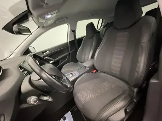 PEUGEOT 308 II - voiture d'occasion - Photo 18