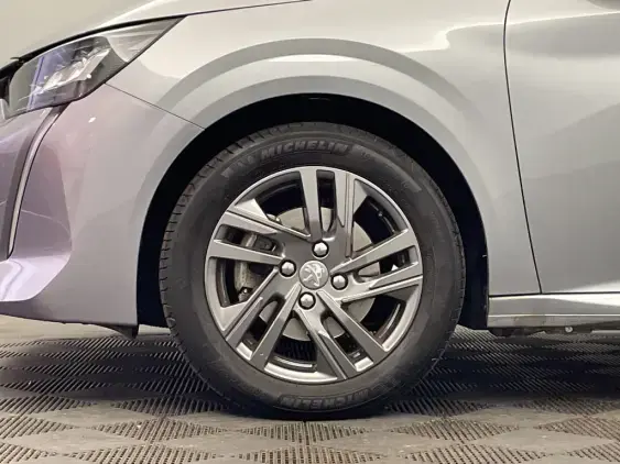 PEUGEOT 208 II - voiture d'occasion - Photo 21