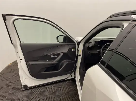 PEUGEOT 2008 II - voiture d'occasion - Photo 19