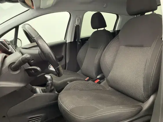 PEUGEOT 208 - voiture d'occasion - Photo 18
