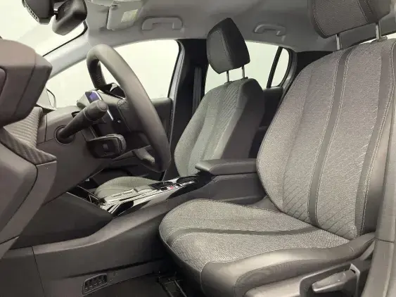 PEUGEOT 208 II - voiture d'occasion - Photo 18