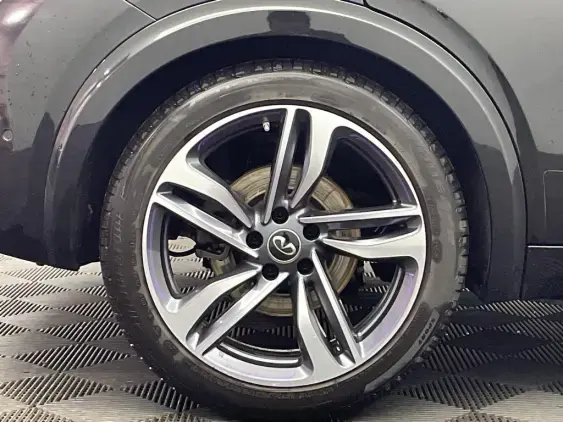 INFINITI Q30 - voiture d'occasion - Photo 23