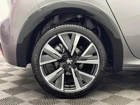 PEUGEOT 208 II - voiture d'occasion - Photo 23