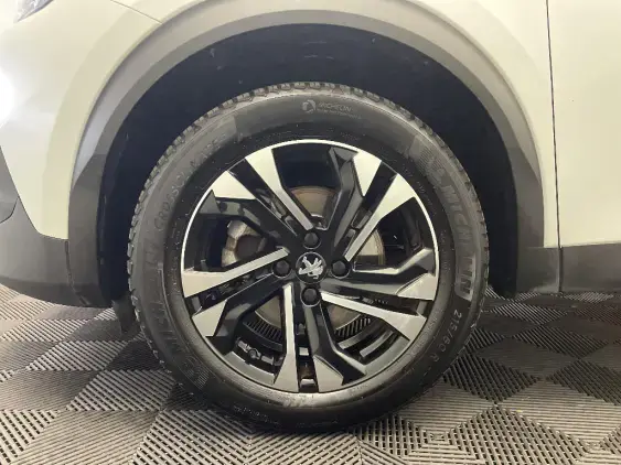 PEUGEOT 2008 II - voiture d'occasion - Photo 21