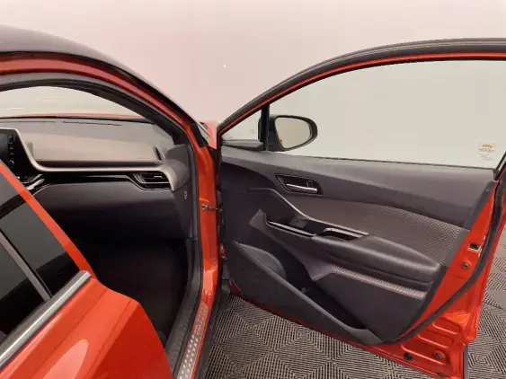 TOYOTA C-HR - voiture d'occasion - Photo 19