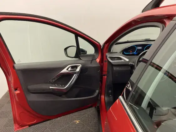 PEUGEOT 2008 - voiture d'occasion - Photo 19