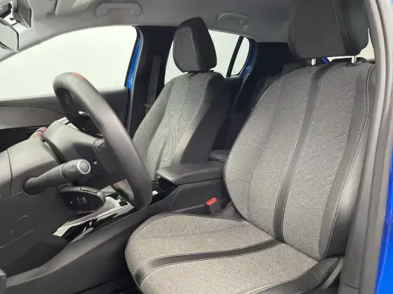 PEUGEOT 208 II - voiture d'occasion - Photo 17