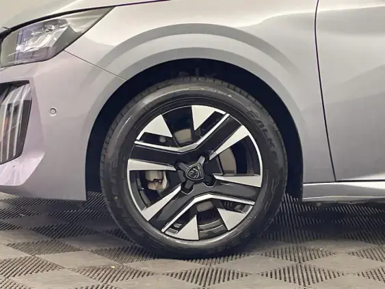 PEUGEOT 208 II - voiture d'occasion - Photo 21